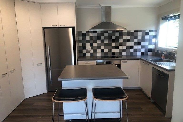 Photo of property in 37 Singers Road, Korokoro, Lower Hutt, 5012