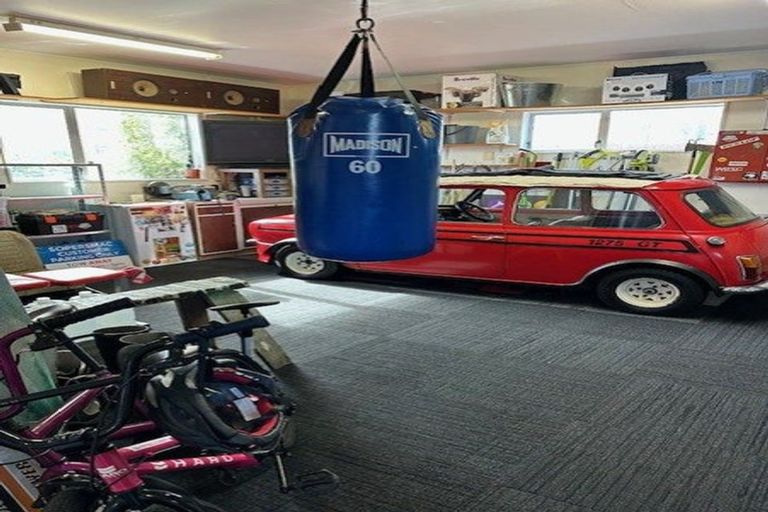 Photo of property in 5 Sharda Grove, Paraparaumu Beach, Paraparaumu, 5032