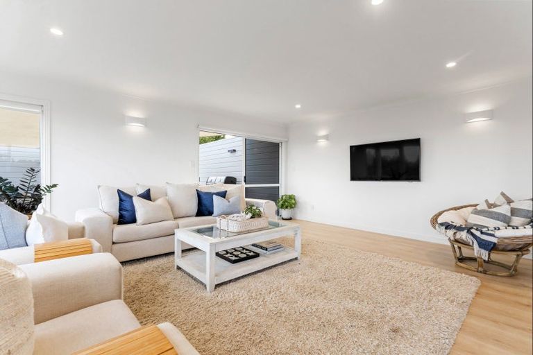 Photo of property in 6 Puriri Place, Sandspit, Warkworth, 0982