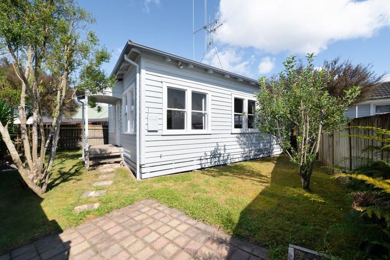 Photo of property in 1a Mahana Road, St Andrews, Hamilton, 3200