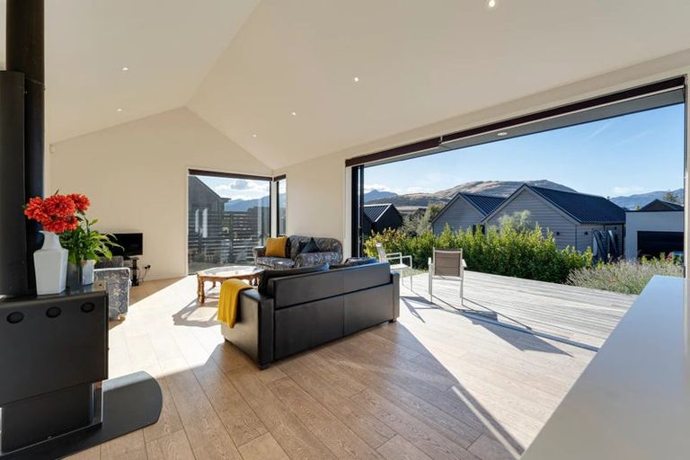 Photo of property in 3 Parera Lane, Jacks Point, Queenstown, 9371