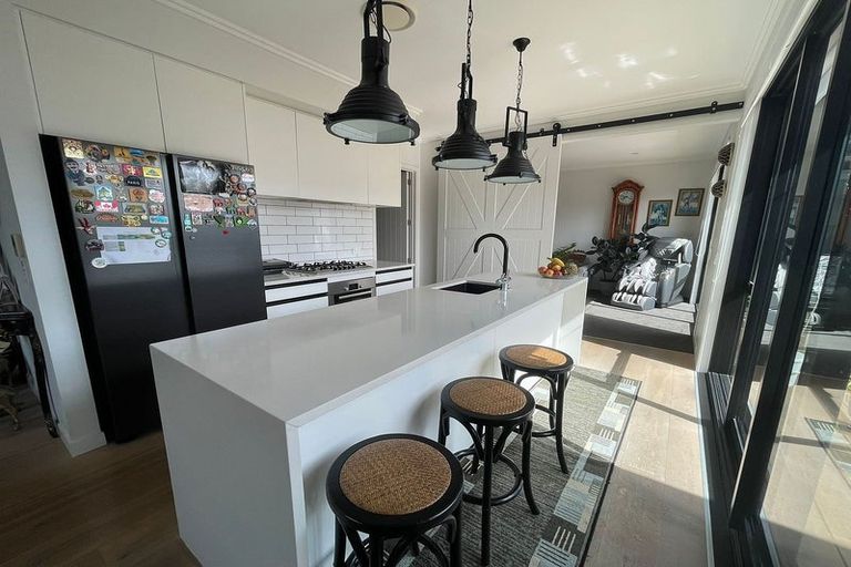 Photo of property in 8 Bellamont Street, Kumeu, 0810