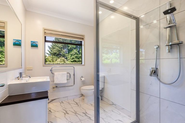 Photo of property in 22 Maple Grove, Acacia Bay, Taupo, 3385