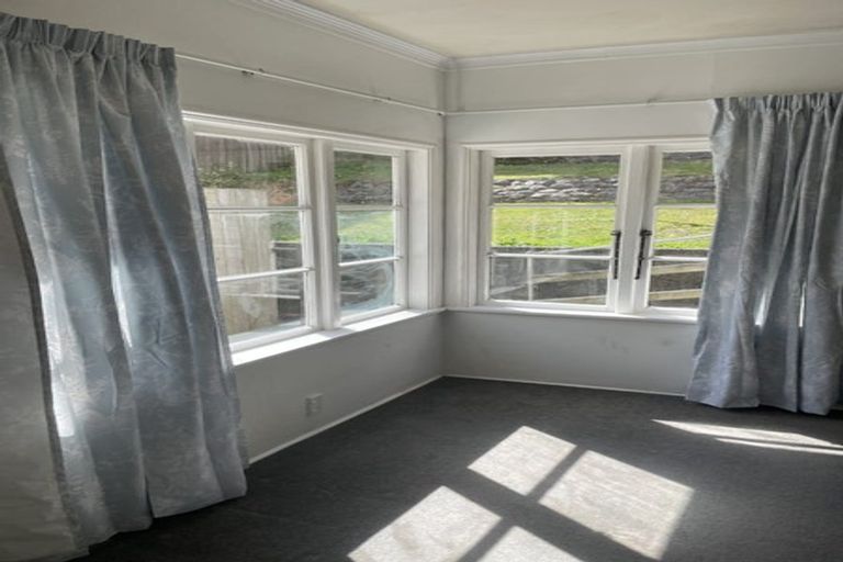 Photo of property in 113 Orangi Kaupapa Road, Northland, Wellington, 6012