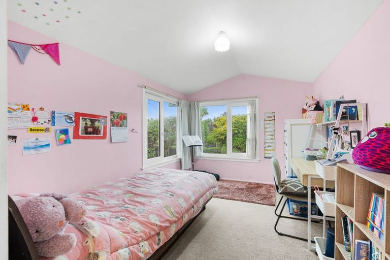 Photo of property in 17 Harrowdale Drive, Avonhead, Christchurch, 8042
