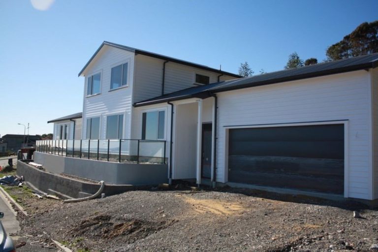 Photo of property in 103 Kakariki Grove, Waikanae, 5036