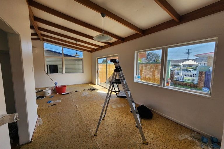 Photo of property in 97 Rathgar Road, Henderson, Auckland, 0610