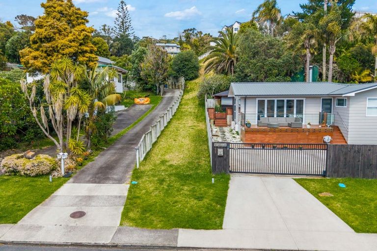 Photo of property in 32 Awaruku Road, Torbay, Auckland, 0630