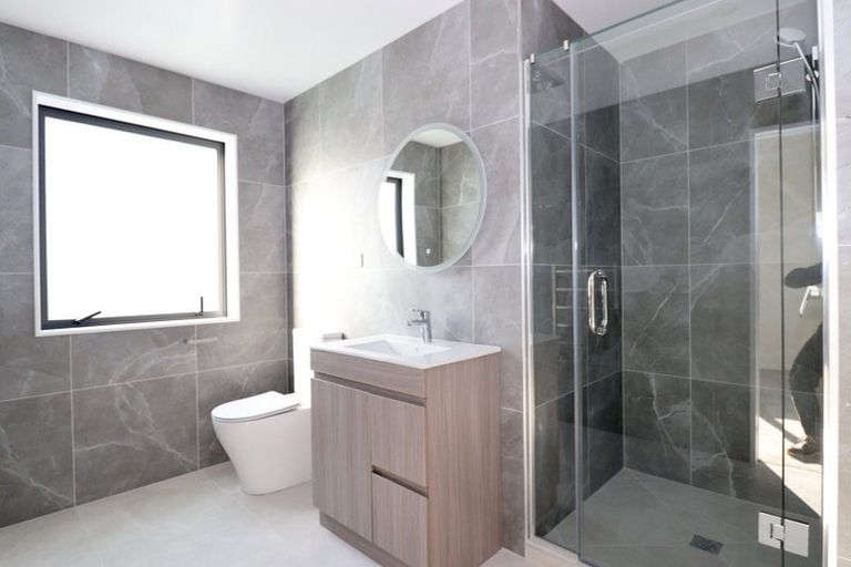 Photo of property in 8b Britannia Place, Half Moon Bay, Auckland, 2012
