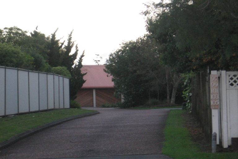 Photo of property in 101 Wiseley Road, West Harbour, Auckland, 0618
