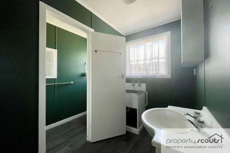 Photo of property in 15a Naumai Place, Spotswood, New Plymouth, 4310