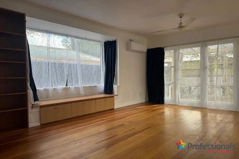 Photo of property in 11a Woodvale Road, Glen Eden, Auckland, 0602