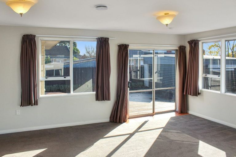 Photo of property in 30 Greendale Avenue, Avonhead, Christchurch, 8042
