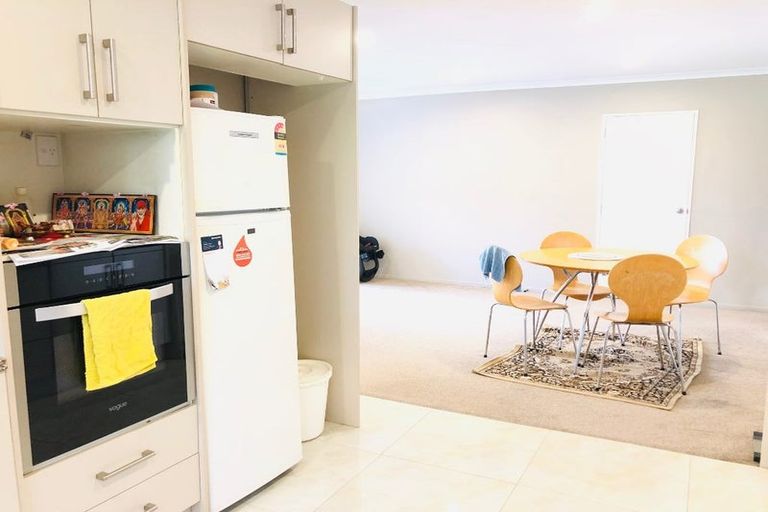 Photo of property in 20a Malmo Place, Massey, Auckland, 0614