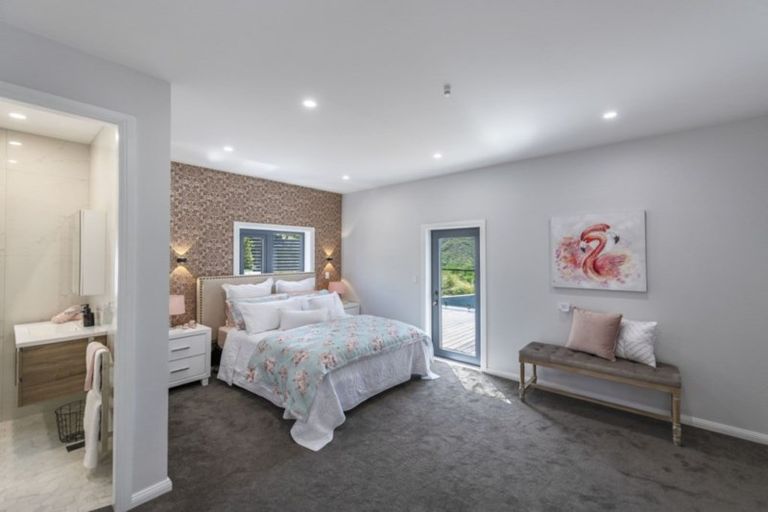 Photo of property in 35 Grumman Lane, Newlands, Wellington, 6037