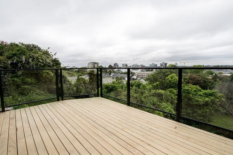 Photo of property in 12/14u Ruakiwi Road, Hamilton Lake, Hamilton, 3204