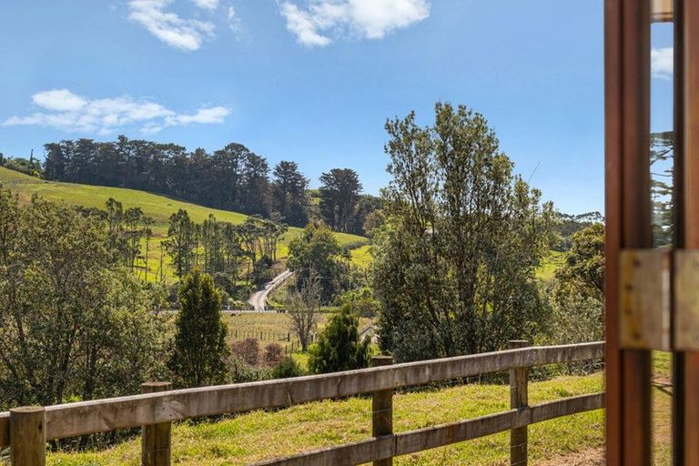 Photo of property in 117 Worrall Road, Kumeu, 0891