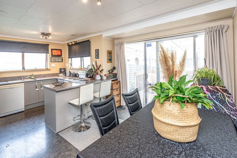 Photo of property in 34a Hood Street, Castlecliff, Whanganui, 4501