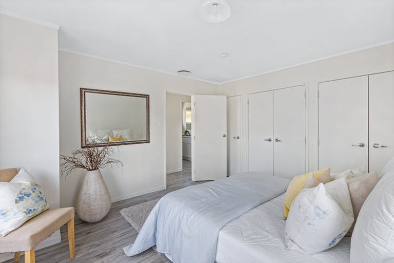 Photo of property in 525 Beach Road, Murrays Bay, Auckland, 0630