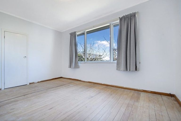 Photo of property in 6 Palmer Avenue, Glen Eden, Auckland, 0602