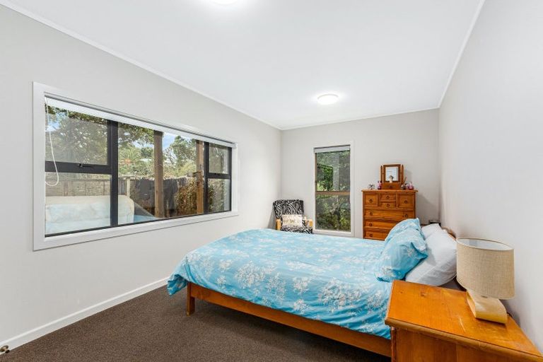 Photo of property in 3 Oak Avenue, Paremata, Porirua, 5024