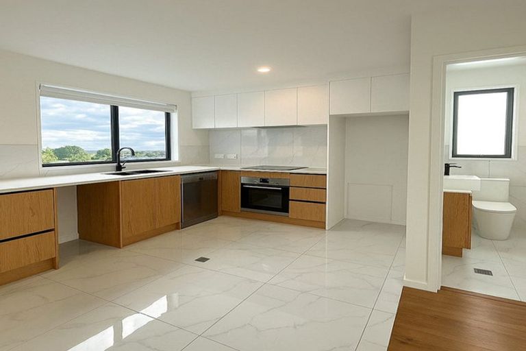 Photo of property in 8/5 Chevis Place, Pakuranga, Auckland, 2010