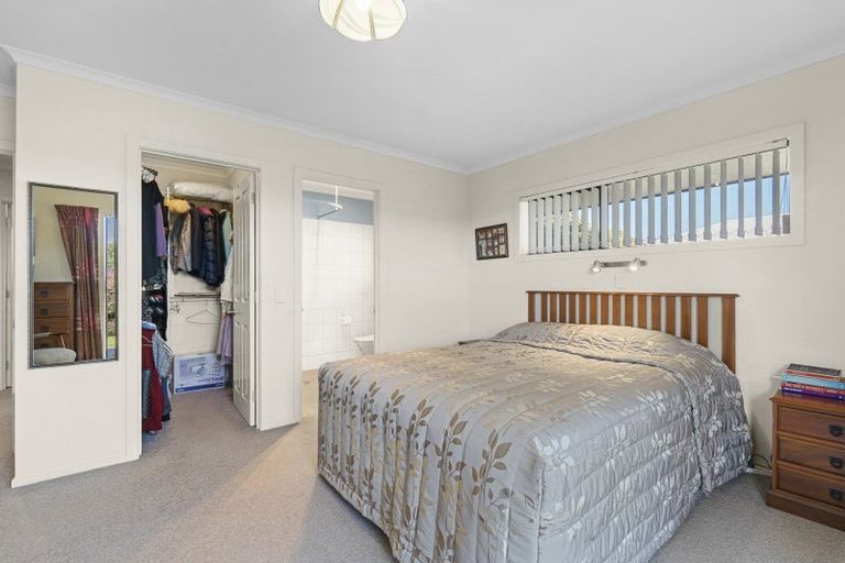 Photo of property in 6 Ash Place, Whalers Gate, New Plymouth, 4310