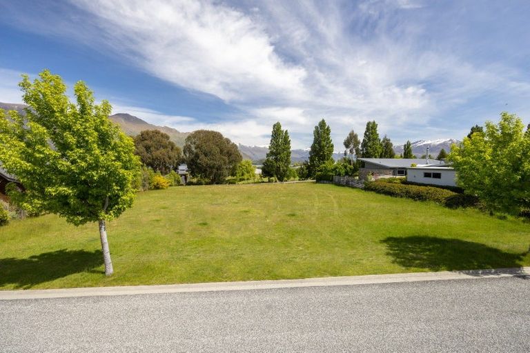 Photo of property in 22 Greenbelt Place, Wanaka, 9305