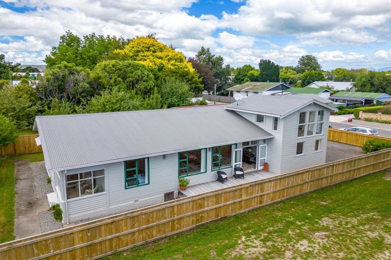 Photo of property in 2 Farley Avenue, Greytown, 5712