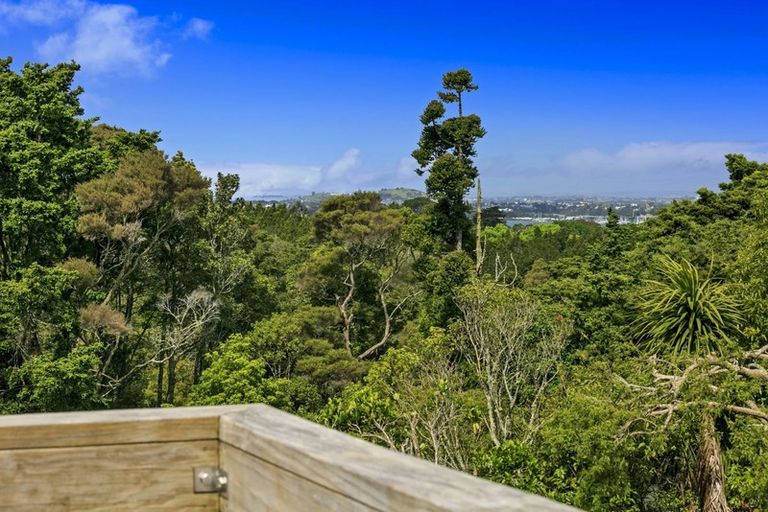 Photo of property in 14 Havenwood Place, Birkenhead, Auckland, 0626
