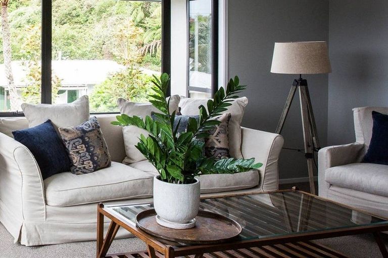 Photo of property in 10 Mcindoe Road, Kumeu, 0810