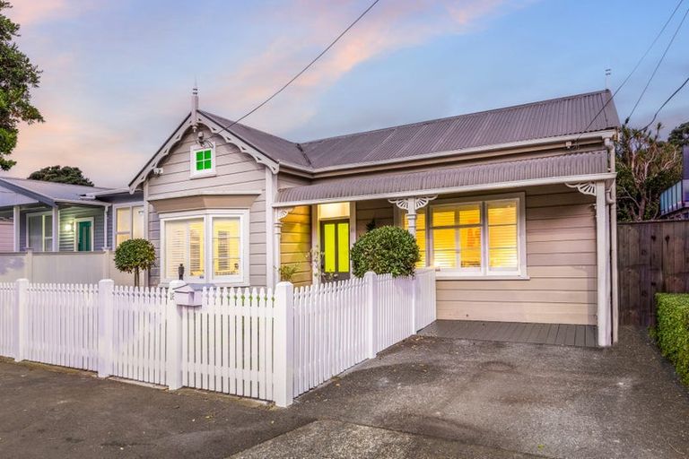 Photo of property in 18 Cuba Street, Petone, Lower Hutt, 5012