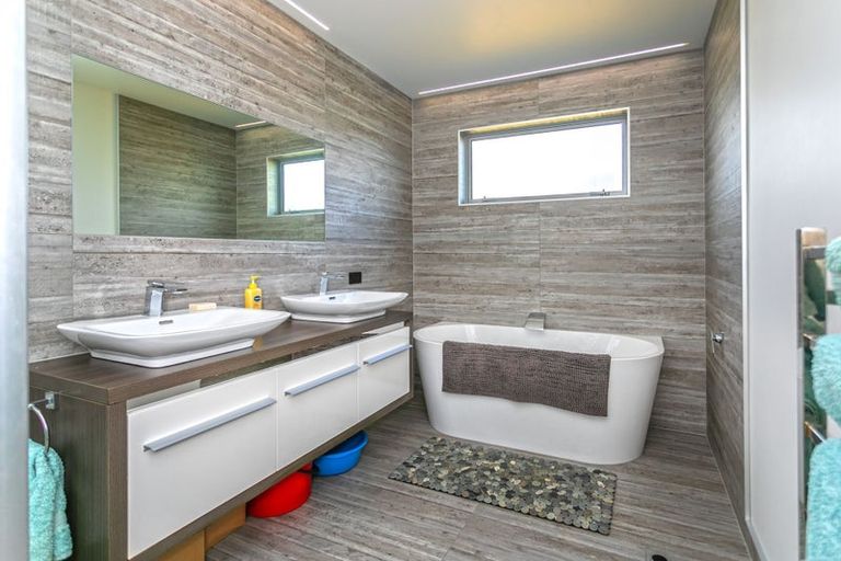 Photo of property in 29 Mary-ellen Place, Coromandel, 3506