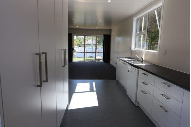 Photo of property in 2/3 Karamu Street, Upper Riccarton, Christchurch, 8041