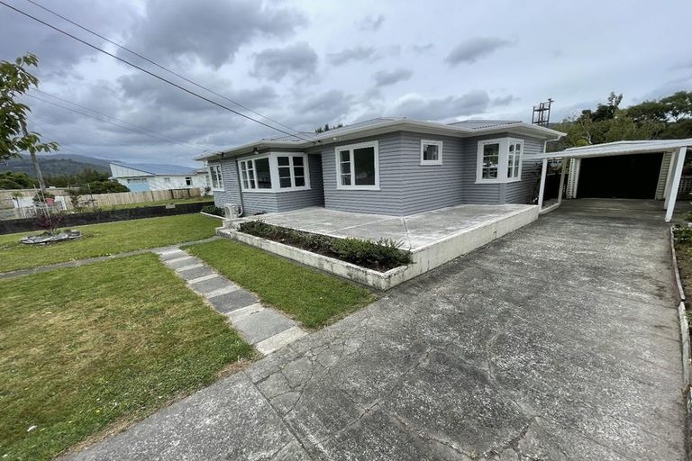 Photo of property in 14 Heath Street, Wainuiomata, Lower Hutt, 5014