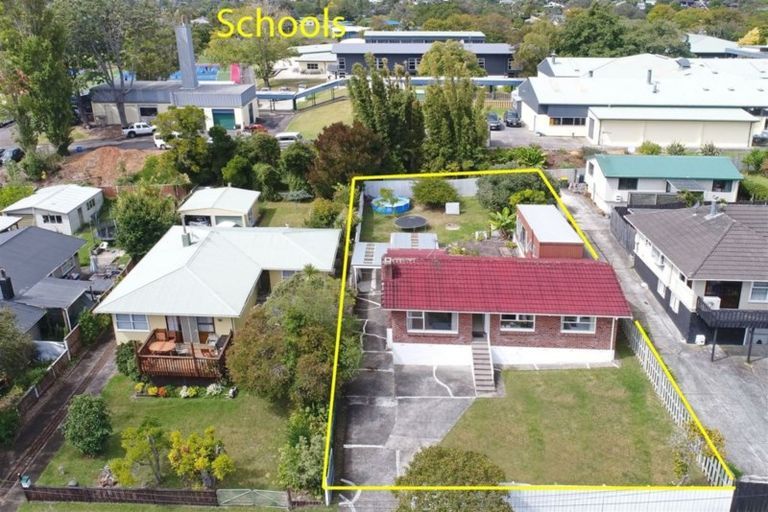 Photo of property in 56 Stottholm Road, Titirangi, Auckland, 0604