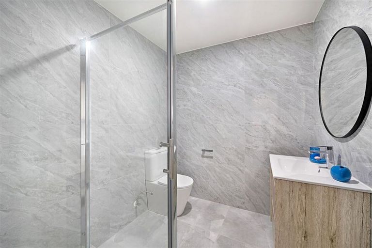 Photo of property in 62e Glendale Road, Glen Eden, Auckland, 0602