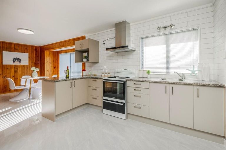 Photo of property in 4 Birdwood Avenue, Papatoetoe, Auckland, 2025