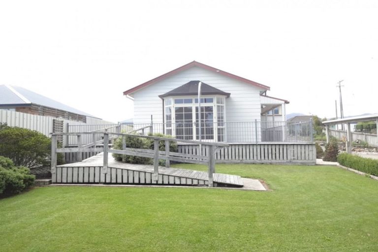 Photo of property in 176 Romilly Street, Westport, 7825