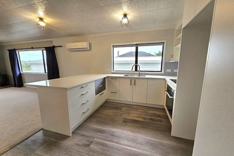 Photo of property in 23 Humphries Street, Inglewood, 4330