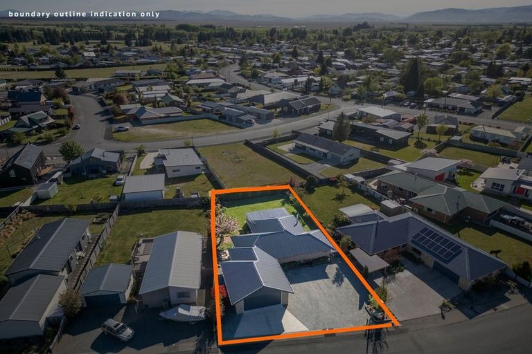 Photo of property in 10 Rhoboro Road, Twizel, 7901
