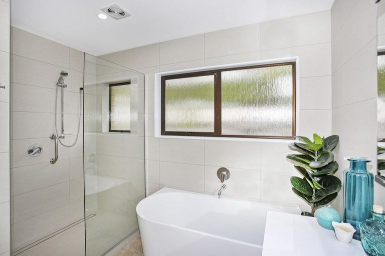 Photo of property in 6 Kowhai Place, Pukekohe, 2120