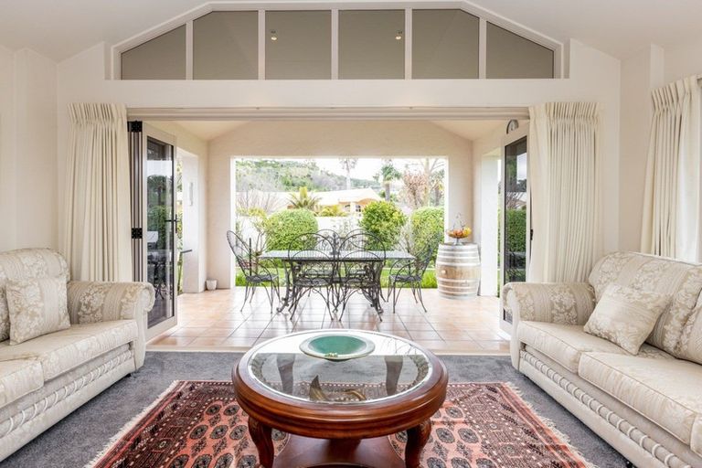 Photo of property in 21 Pukekura Place, Taradale, Napier, 4112