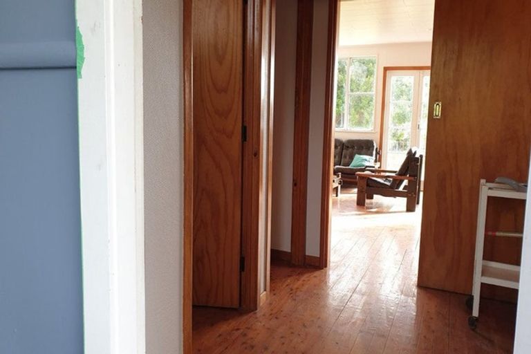 Photo of property in 15 James Mcleod Road, Shelly Beach, Helensville, 0874