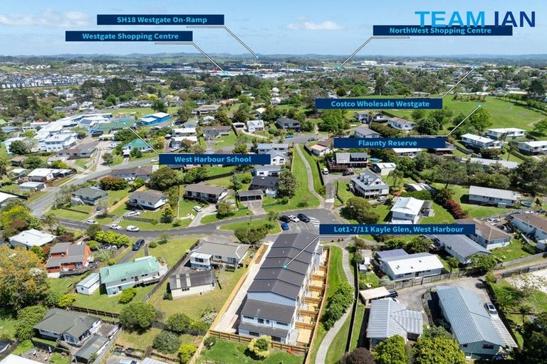 Photo of property in 11 Kayle Glen, West Harbour, Auckland, 0618