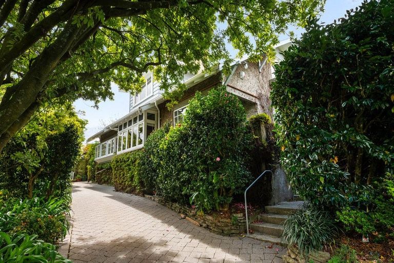 Photo of property in 17 Te Aroha Street, Hamilton East, Hamilton, 3216