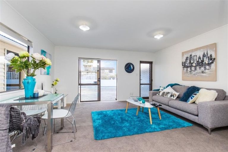 Photo of property in 2/26a Claude Avenue, Papatoetoe, Auckland, 2025