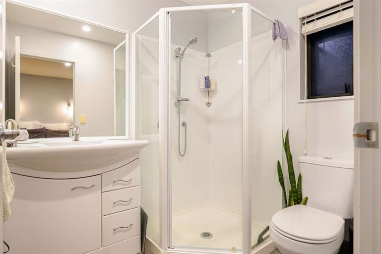 Photo of property in 68 South Kensington Way, Henderson, Auckland, 0612