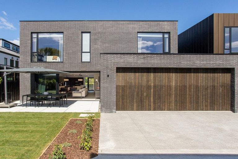 Photo of property in 27 Carlton Mill Road, Merivale, Christchurch, 8014