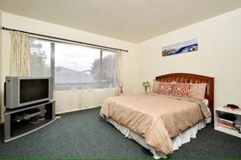 Photo of property in 1/31 Lucienne Drive, Ranui, Auckland, 0612